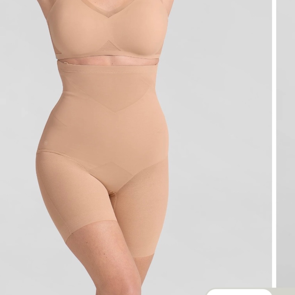 Honeylove SuperPower Short Mid Thigh Sculpting Shapewear Bodysuit Tan Nude